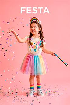 duas crianças com roupa de festa